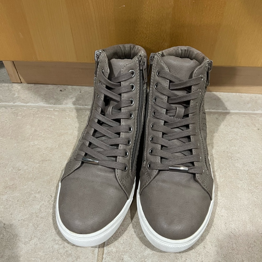 Steve Madden High Top Sneakers